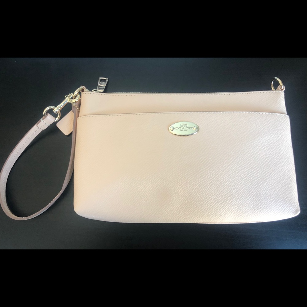 Authentic Coach Large Wristlet/Clutch - NEW Condt.
